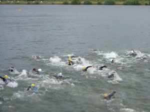 Race Start, the light blue hat is Foggo, the yellow hat to his right is me